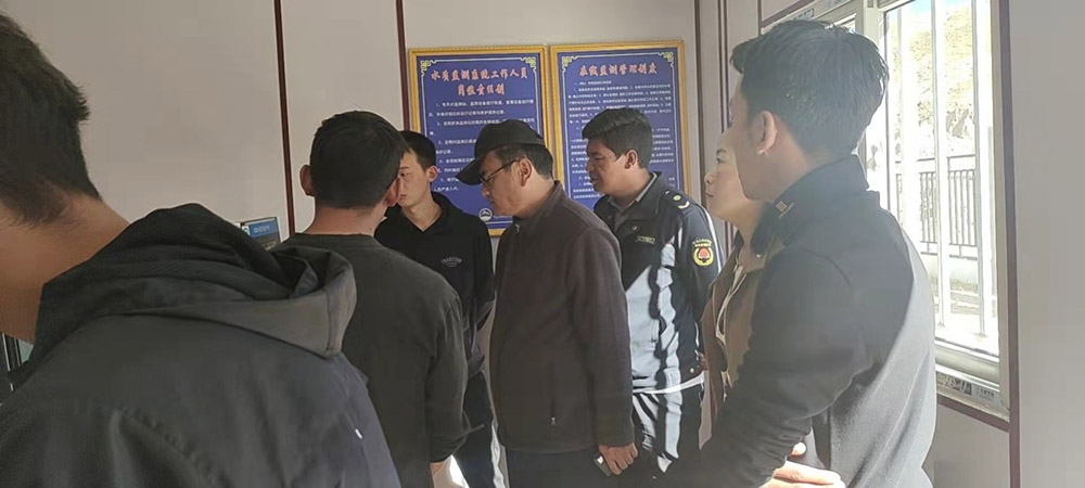 10月21日城管局、環(huán)保局及住建局局長蒞臨我廠謝通門污水處理廠檢查運(yùn)行情況及了解整改階段。